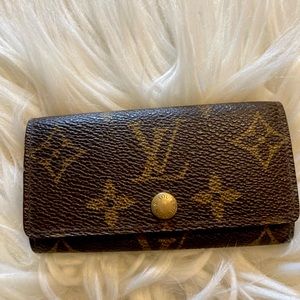 Louis Vuitton monogram keyholder